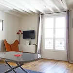 Apartment Rue Bonaparte - Paris 6